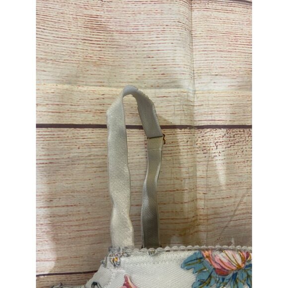 Victoria Secret Women's Underwired Lightly Padded Bra - 38DDD - Picture 4 of 13